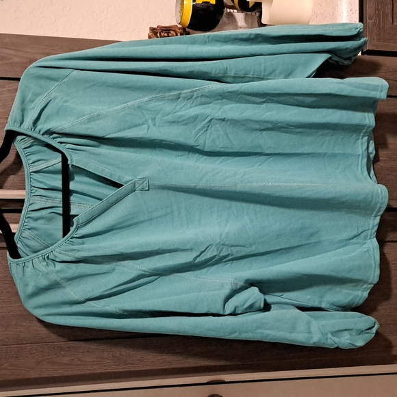 1 med left 💜New Split neck dolman top - Picture 14 of 16